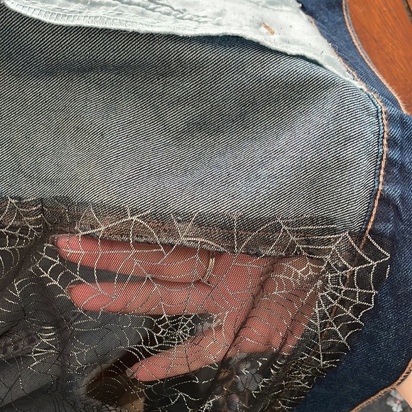 SPIDERWEBS LACE 🕸 DIY Denim Jacket - Picture 5 of 5